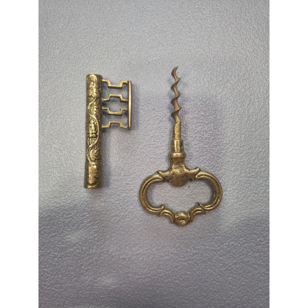 Vintage Brass Skeleton Key Corkscrew Ornate Decorative Hidden Wine Opener 5.25" - Picture 3 of 3